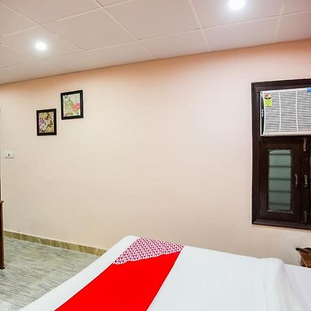 Oyo 72993 Hotel The Gold Faridabad Esterno foto