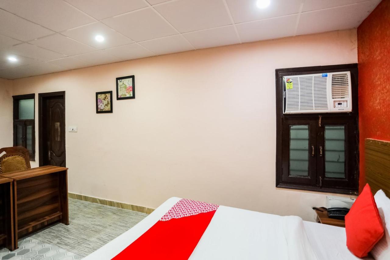 Oyo 72993 Hotel The Gold Faridabad Esterno foto