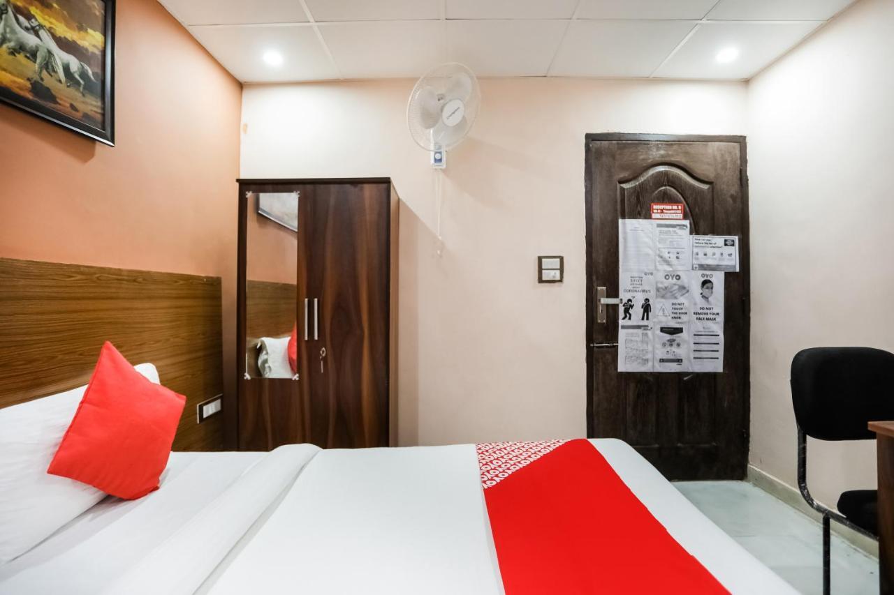 Oyo 72993 Hotel The Gold Faridabad Esterno foto