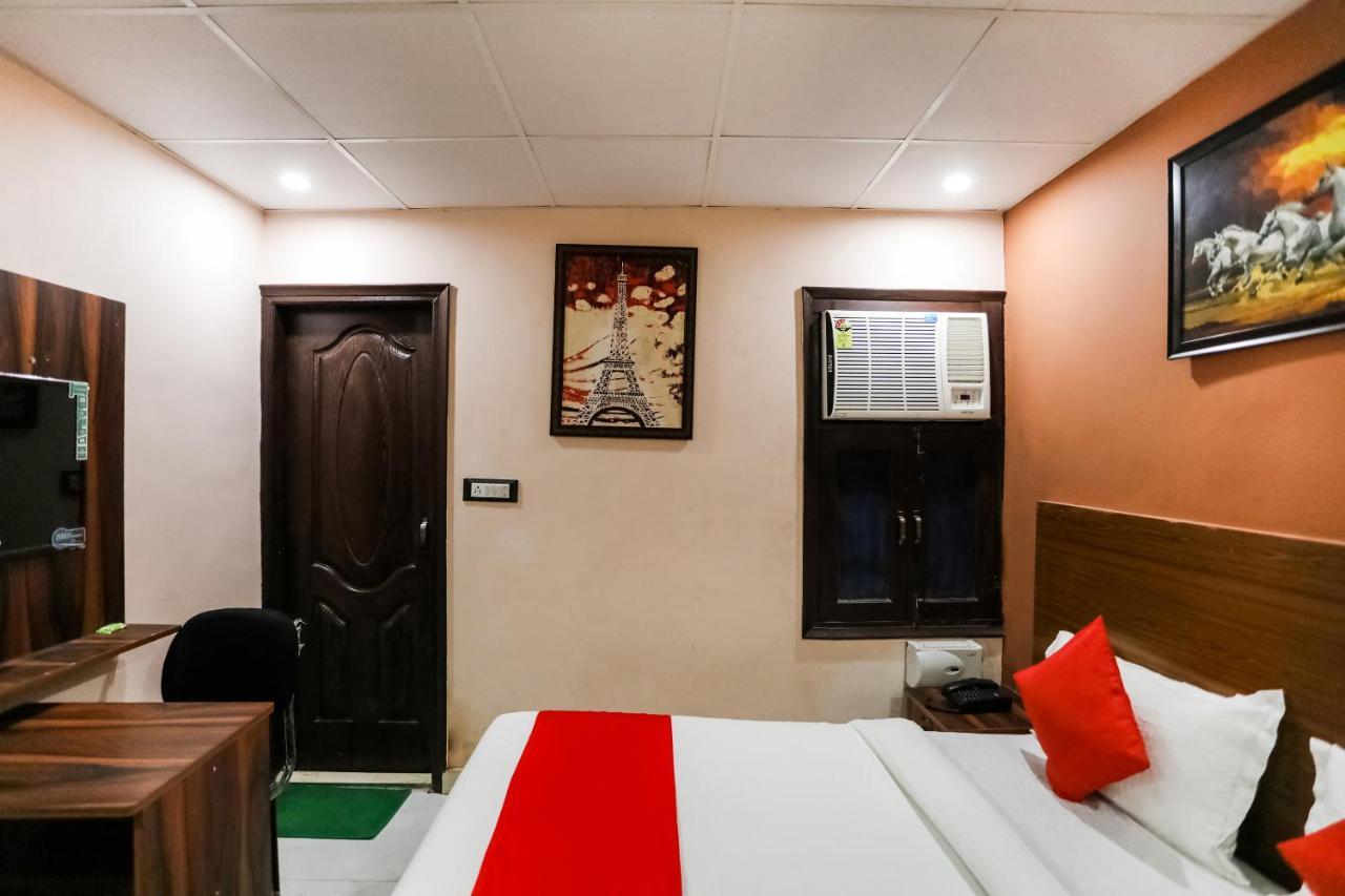 Oyo 72993 Hotel The Gold Faridabad Esterno foto