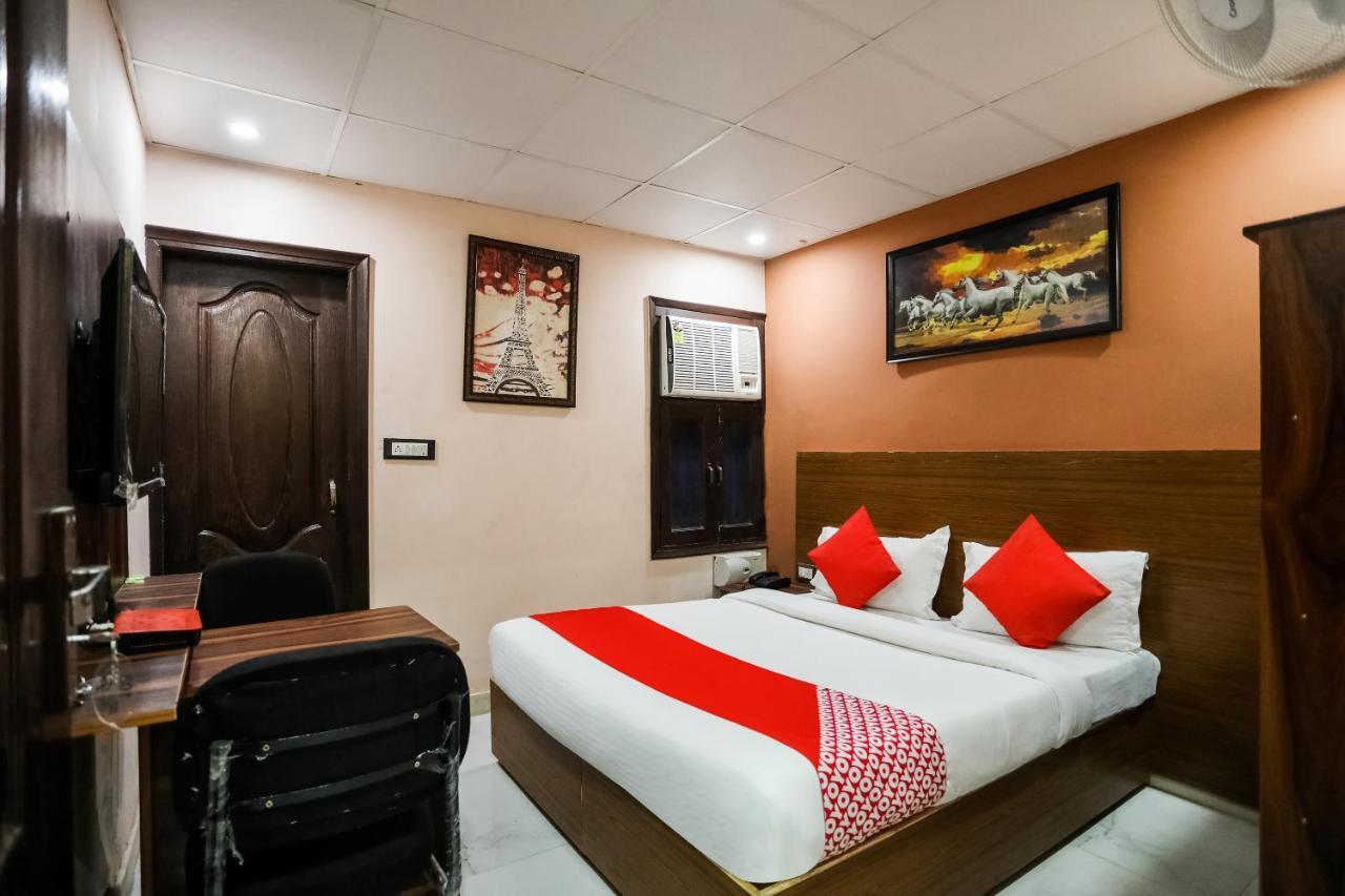 Oyo 72993 Hotel The Gold Faridabad Esterno foto