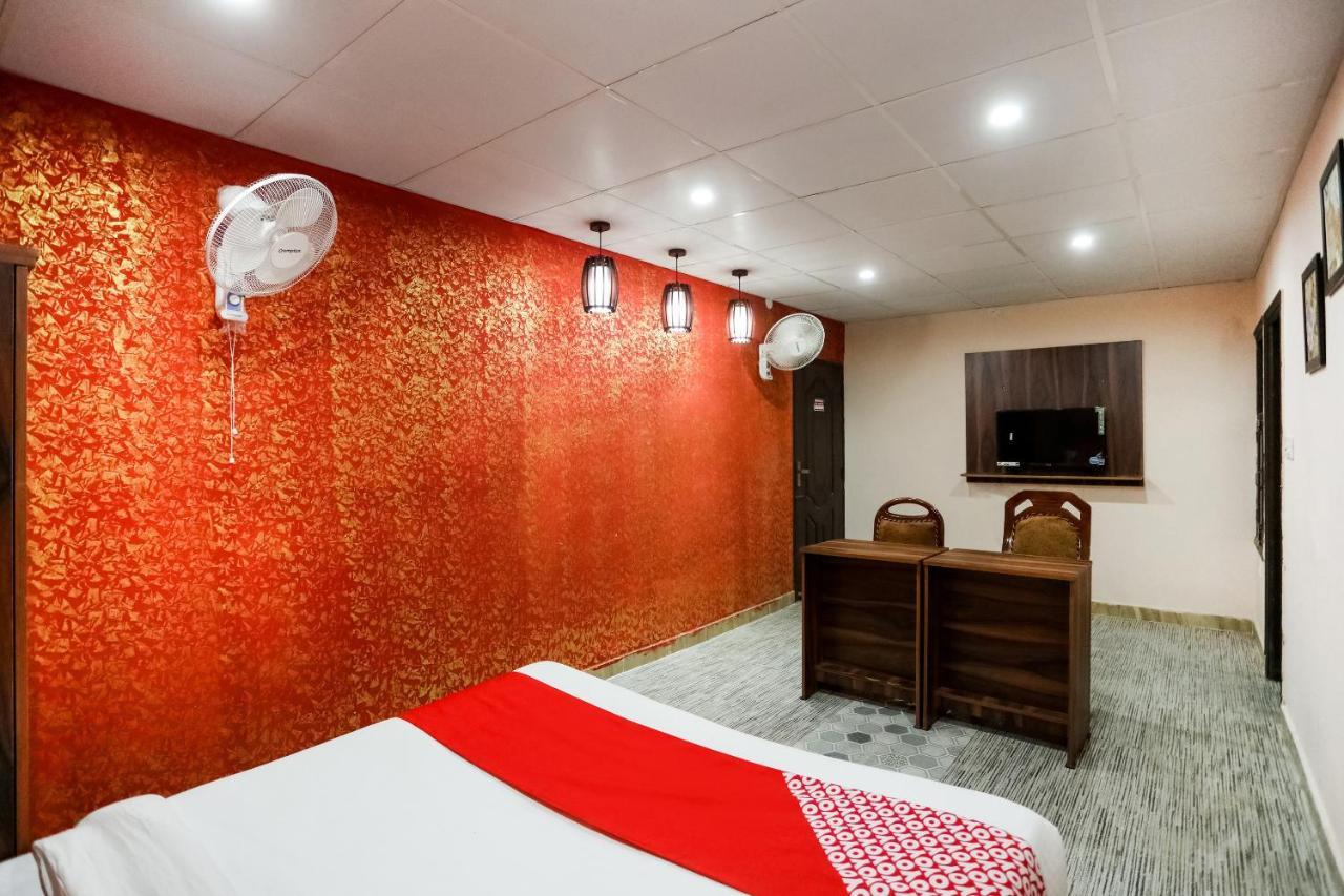 Oyo 72993 Hotel The Gold Faridabad Esterno foto